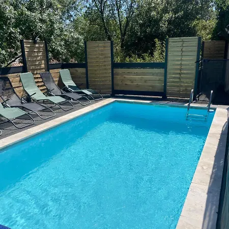 200m2, 3 Suites, Patio Avec Salle Jeux, 1 Piscine Chauffe De Debut Avril A Fin Octobre Villa