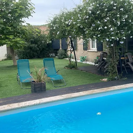 200m2, 3 Suites, Patio Avec Salle Jeux, 1 Piscine Chauffe De Debut Avril A Fin Octobre Maruejols