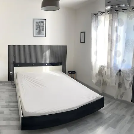 Villa 200m2, 3 Suites, Patio Avec Salle Jeux, 1 Piscine Chauffe De Debut Avril A Fin Octobre