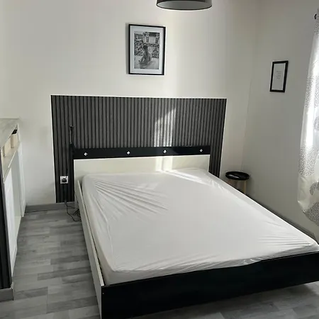 Villa 200m2, 3 Suites, Patio Avec Salle Jeux, 1 Piscine Chauffe De Debut Avril A Fin Octobre Maruejols
