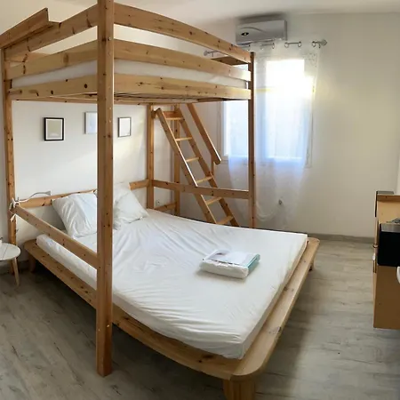 Villa 200m2, 3 Suites, Patio Avec Salle Jeux, 1 Piscine Chauffe De Debut Avril A Fin Octobre *