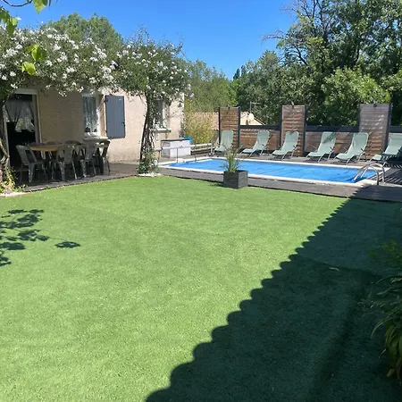 200m2, 3 Suites, Patio Avec Salle Jeux, 1 Piscine Chauffe De Debut Avril A Fin Octobre Villa