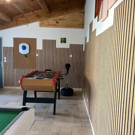 200m2, 3 Suites, Patio Avec Salle Jeux, 1 Piscine Chauffe De Debut Avril A Fin Octobre Villa *
