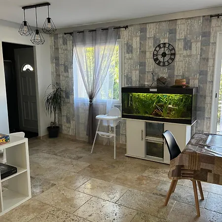 Villa 200m2, 3 Suites, Patio Avec Salle Jeux, 1 Piscine Chauffe De Debut Avril A Fin Octobre