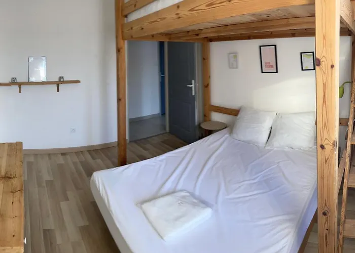 200m2, 3 Suites, Patio Avec Salle Jeux, 1 Piscine Chauffe De Debut Avril A Fin Octobre Villa