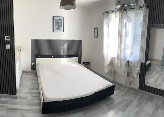 Villa 200m2, 3 Suites, Patio Avec Salle Jeux, 1 Piscine Chauffe De Debut Avril A Fin Octobre