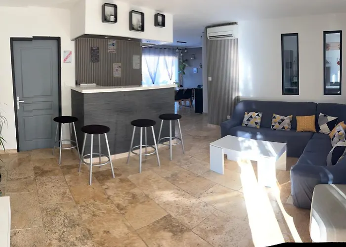 Villa 200m2, 3 Suites, Patio Avec Salle Jeux, 1 Piscine Chauffe De Debut Avril A Fin Octobre *