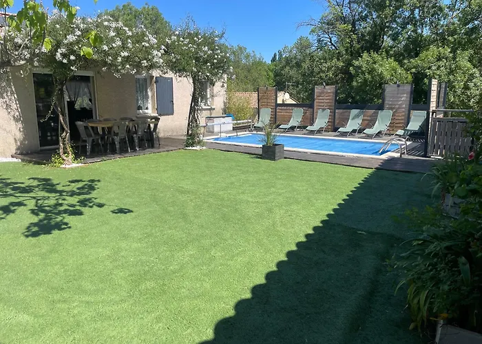 200m2, 3 Suites, Patio Avec Salle Jeux, 1 Piscine Chauffe De Debut Avril A Fin Octobre Villa